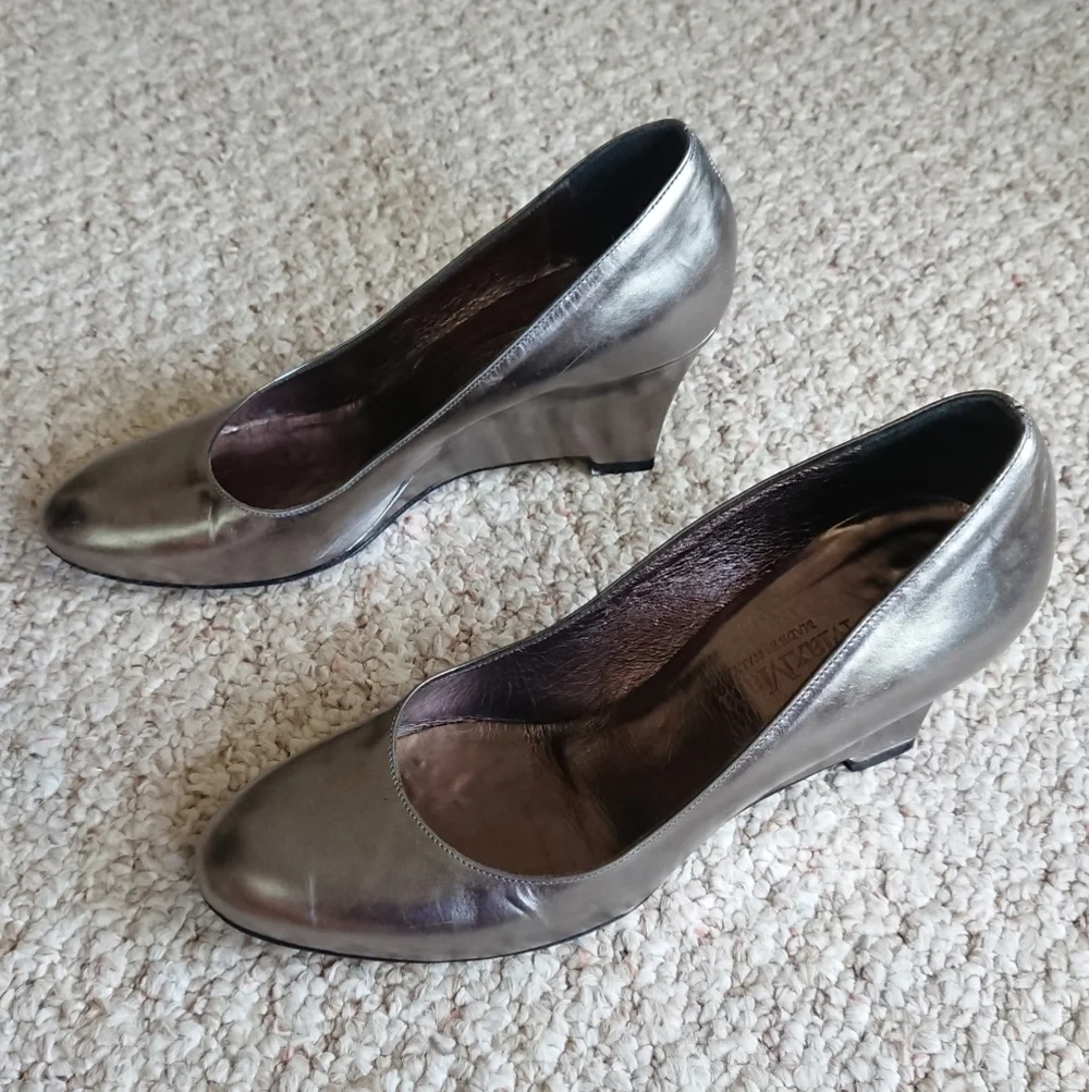 MaxMara Silver tone wedge Pumps size 7.5